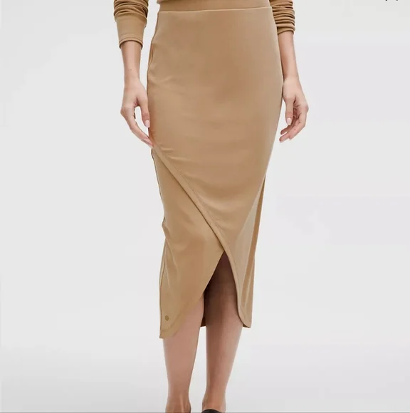 Lululemon Drapey Softstreme Column Midi Skirt Filbert Tan Size Small